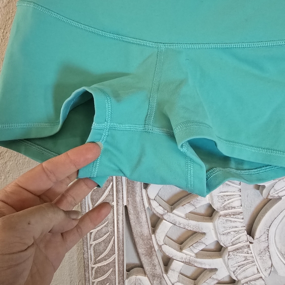 Lululemon Athletica Align 4" High Waist Turquoise Athletic Shorts Size 4 - Picture 2 of 4